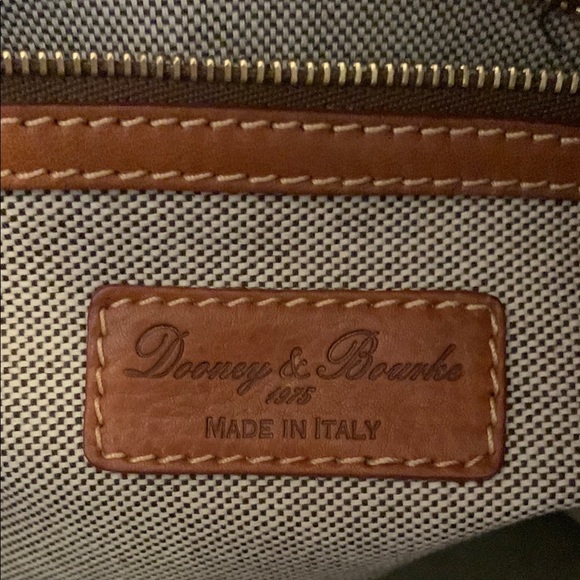 Dooney & Bourke Vintage Tan Leather Tote with Structured Design - Picture 5 of 10